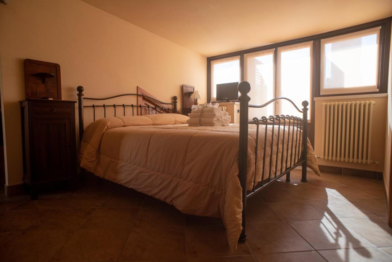 La Ginestra Hotel Castel San Lorenzo Eksteriør billede
