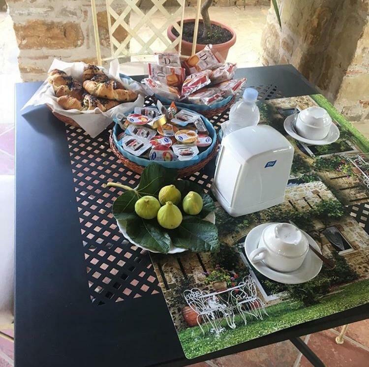 La Ginestra Hotel Castel San Lorenzo Eksteriør billede